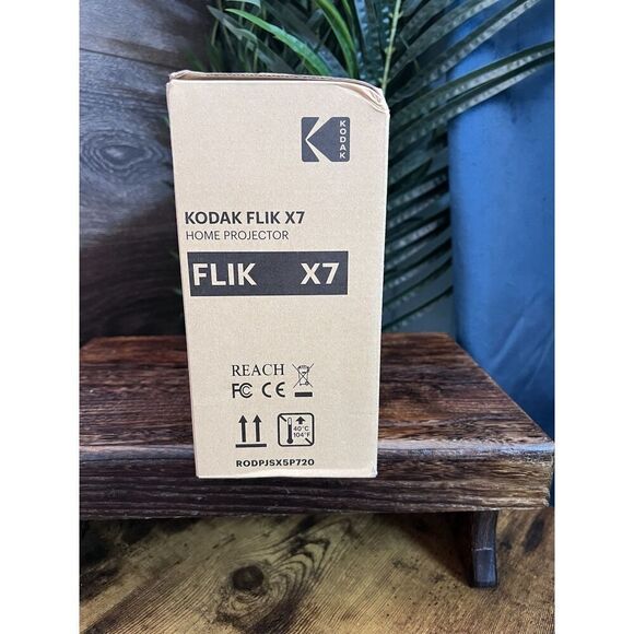 Kodak FLIK X7 Portable Projector, 720p Home Portable Projector. New in Box! - Picture 11 of 16